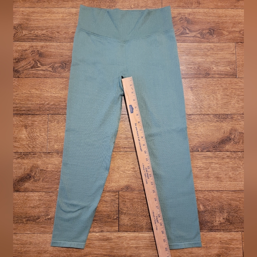 Victoria's Secret PINK Active M Green Seamless Ribbed 7/8 High Waisted Leggings